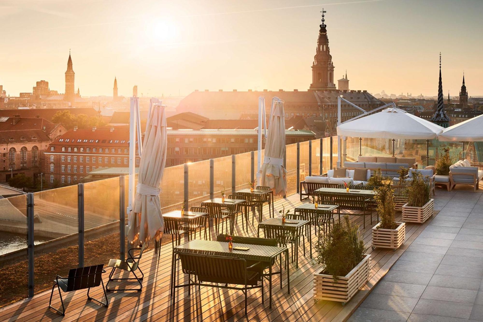 Nh Collection Copenhagen Hotel Ngoại thất bức ảnh The hotel's rooftop terrace